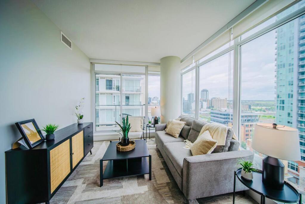 Modern Suite Calgary Downtown 5 Min Walk Stampede Eksteriør billede