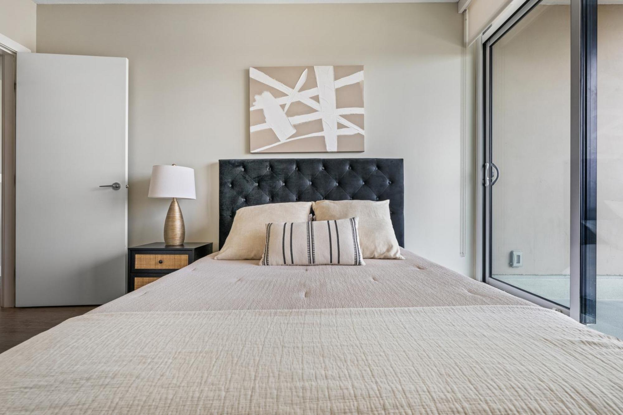 Modern Suite Calgary Downtown 5 Min Walk Stampede Eksteriør billede